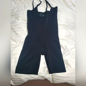 Spanx Black Shaper, Mid-Thigh Bodysuit XL in Excellent Condition